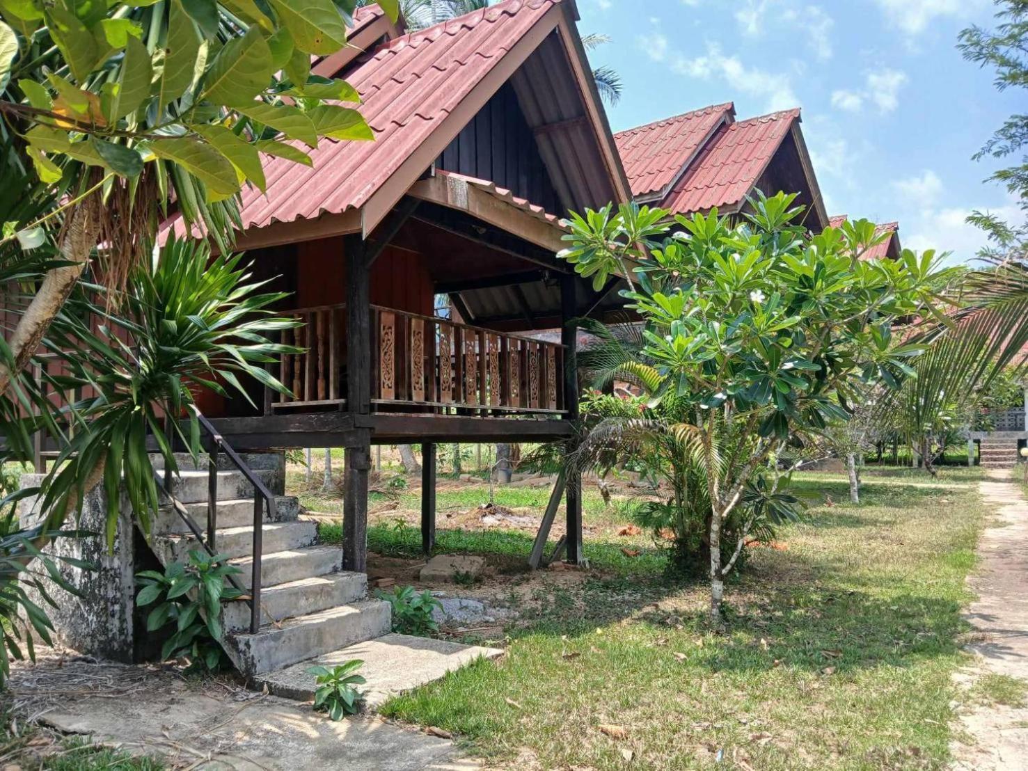 Bamboo House Hotel Khao Sok National Park Buitenkant foto
