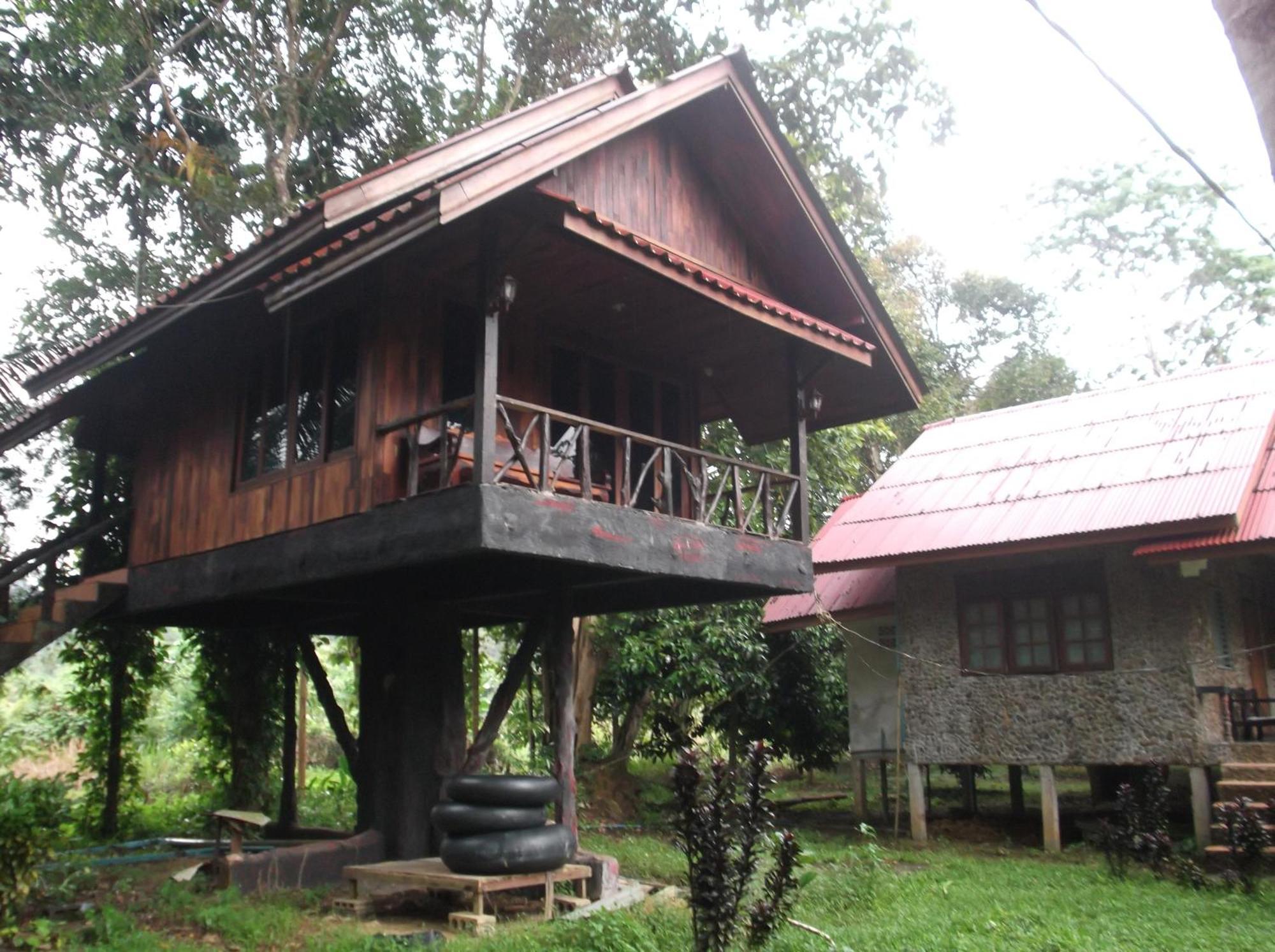 Bamboo House Hotel Khao Sok National Park Buitenkant foto