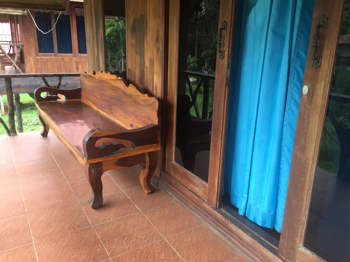 Bamboo House Hotel Khao Sok National Park Buitenkant foto
